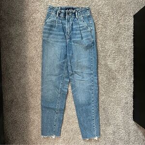 hollister medium wash jeans - 1R/25